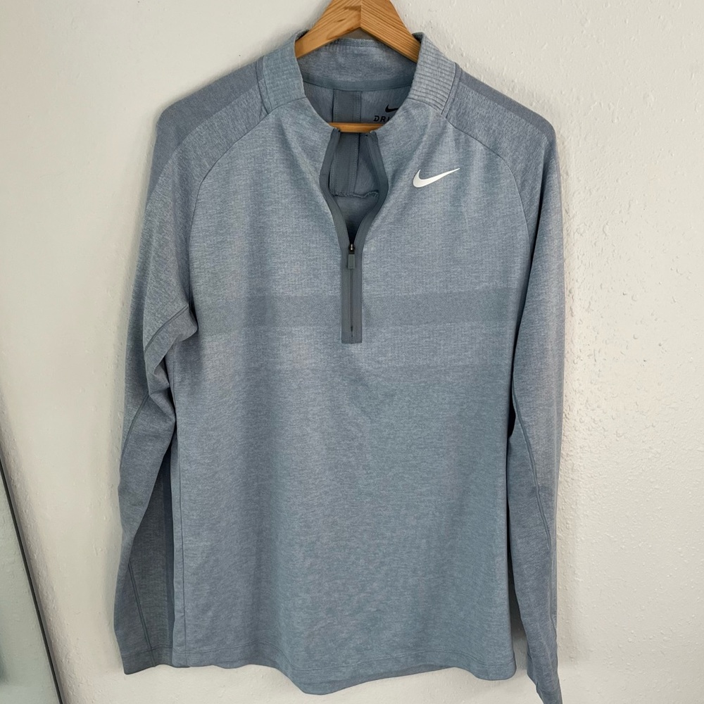 Nike Golf Pull-over - Picture 2 of 6